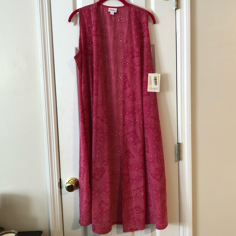 ⛔️SOLD⛔️ NWT LuLaRoe Joy (M)